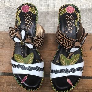 Corky’s Elite Size 6 multi color